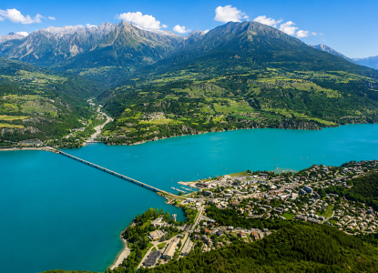 Savines le lac et son pont