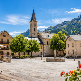 place du village du Sauze du lac